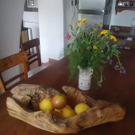 Nina's House , Nonna Lucia 巴多拉托斯塔兹翁