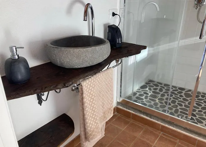 Nina's House , Nonna Lucia *